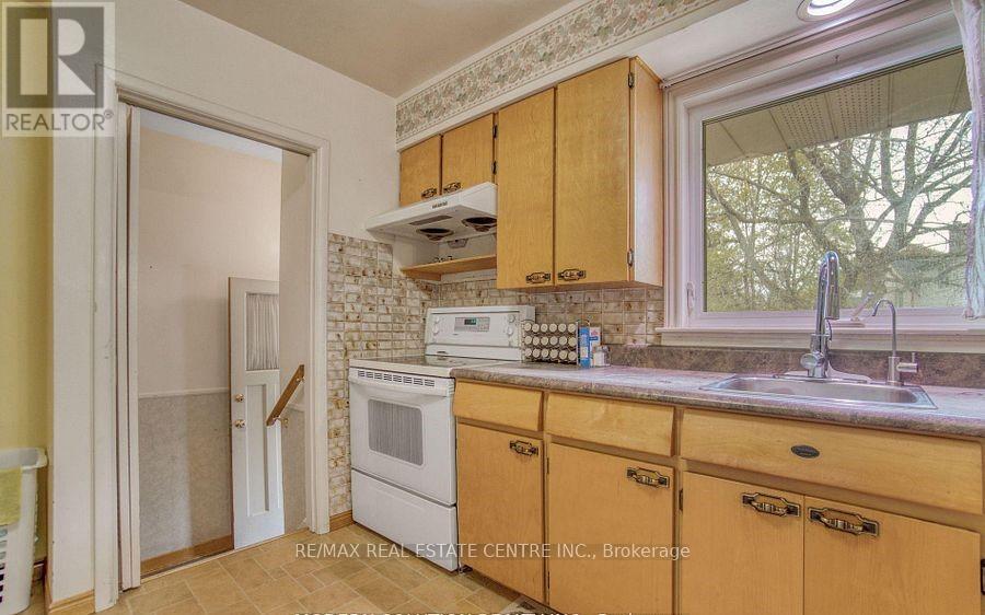 314 STRATHCONA DRIVE - 10