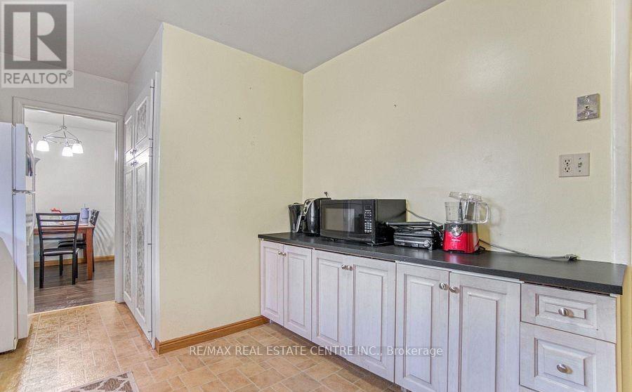 314 STRATHCONA DRIVE - 12