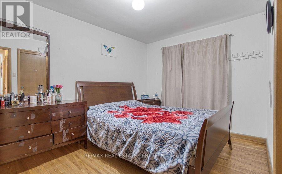 314 STRATHCONA DRIVE - 16
