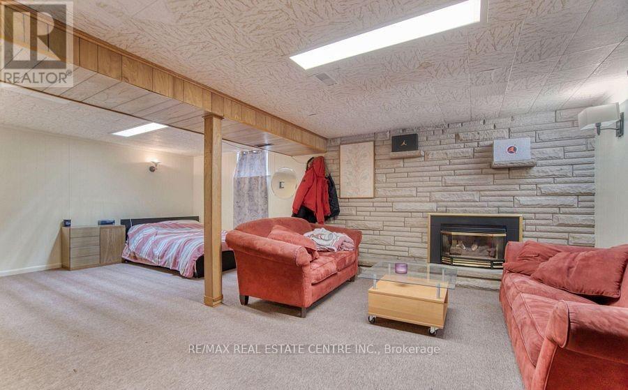 314 STRATHCONA DRIVE - 19
