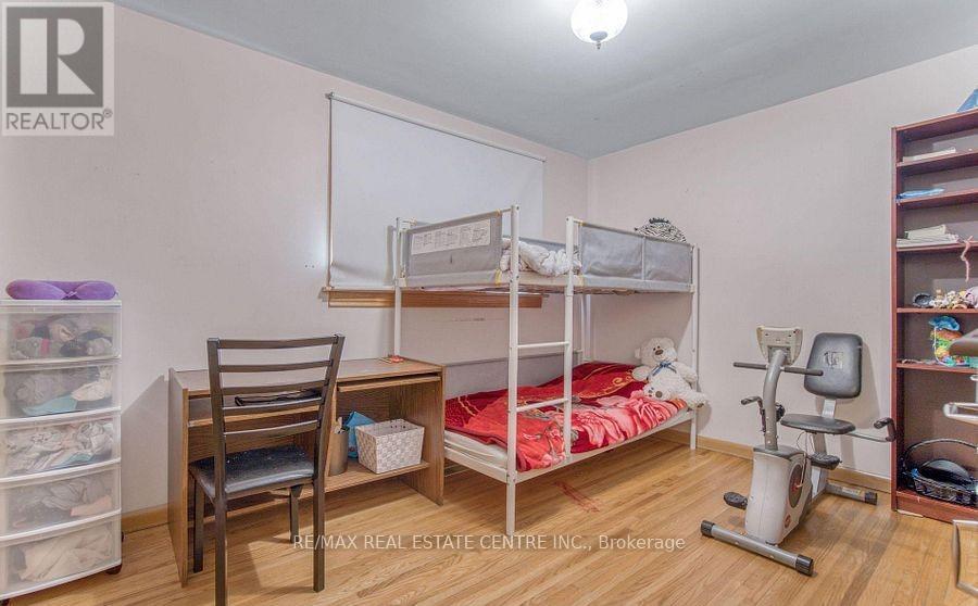 314 STRATHCONA DRIVE - 32