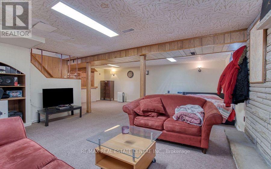 314 STRATHCONA DRIVE - 34