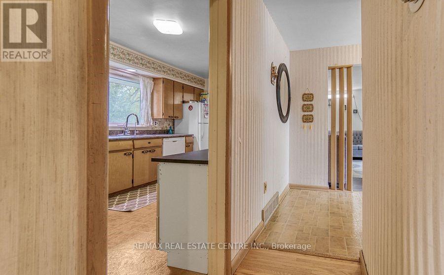 314 STRATHCONA DRIVE - 6