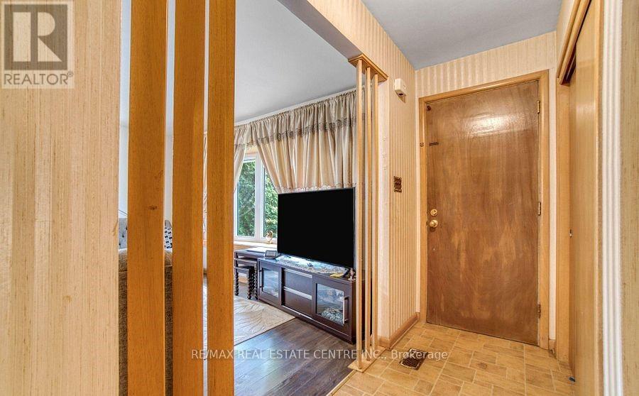 314 STRATHCONA DRIVE - 7
