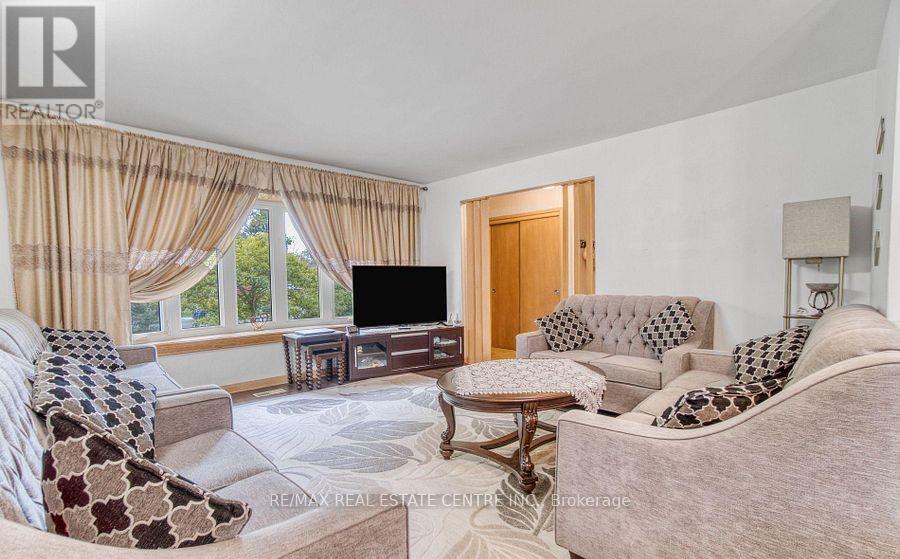 314 STRATHCONA DRIVE - 9