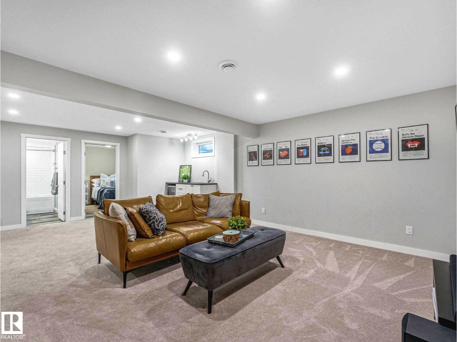 33 HURON DR — photo 22