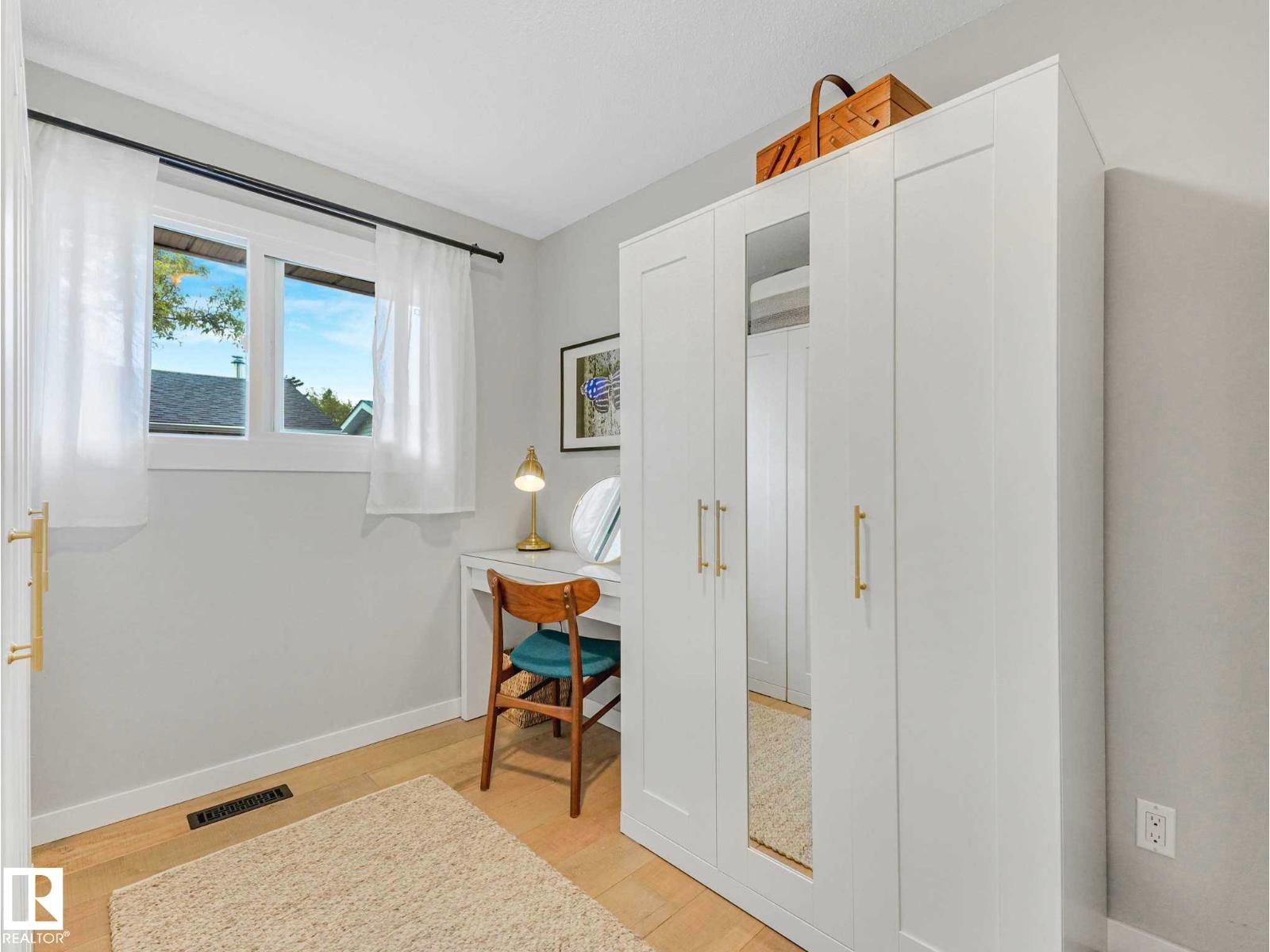 33 HURON DR — photo 21