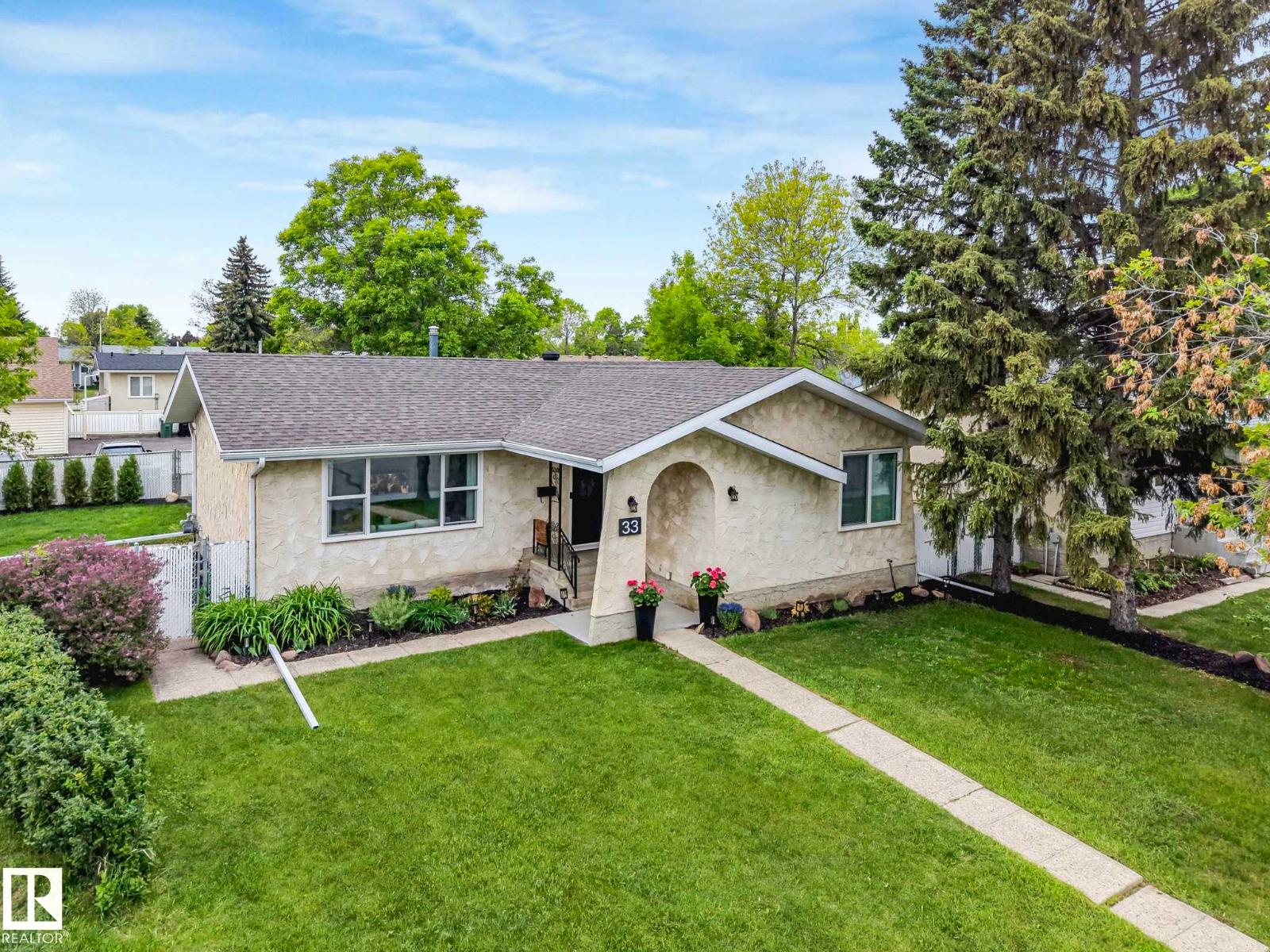 33 HURON DR — photo 45