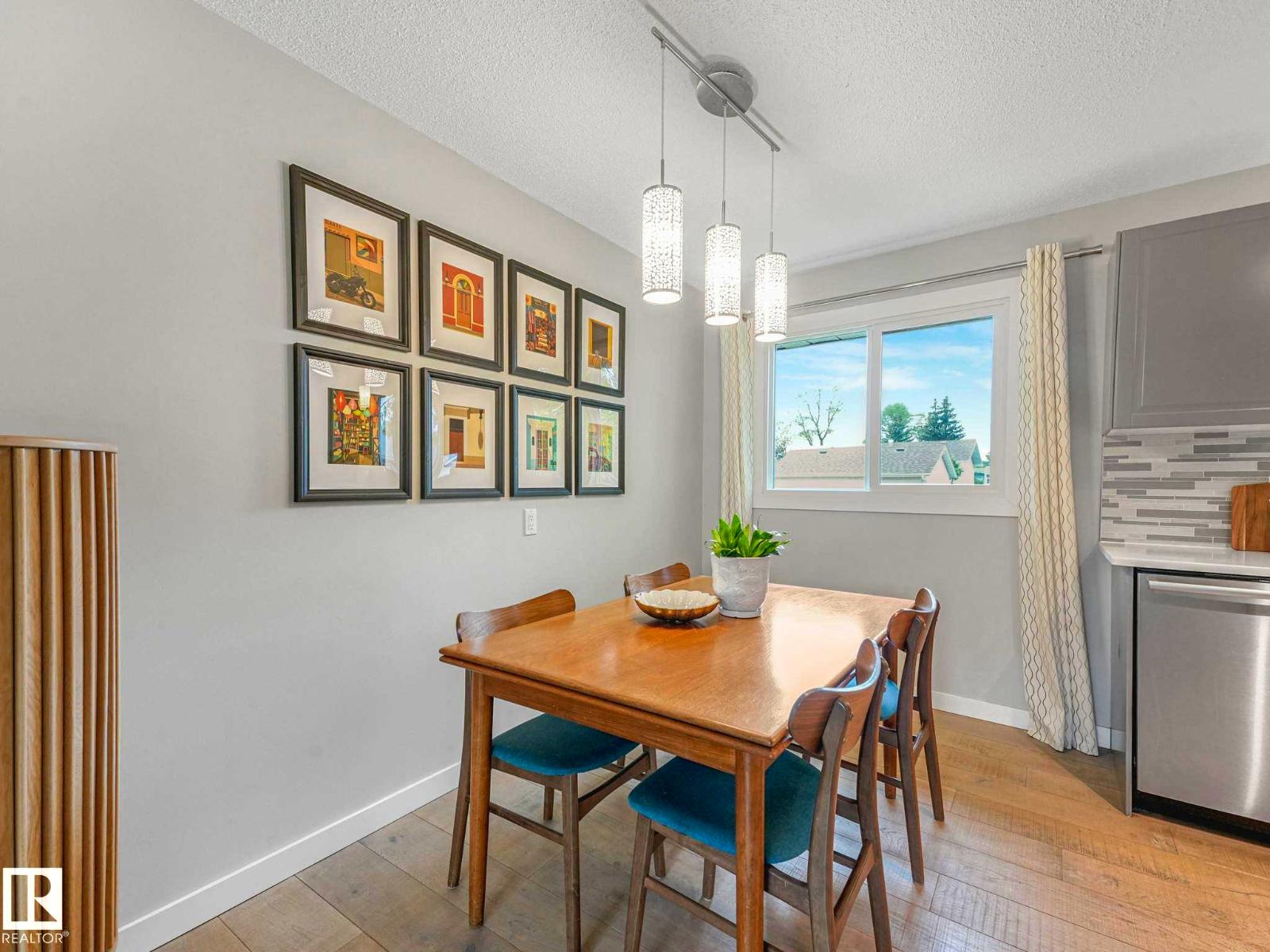 33 HURON DR — photo 8