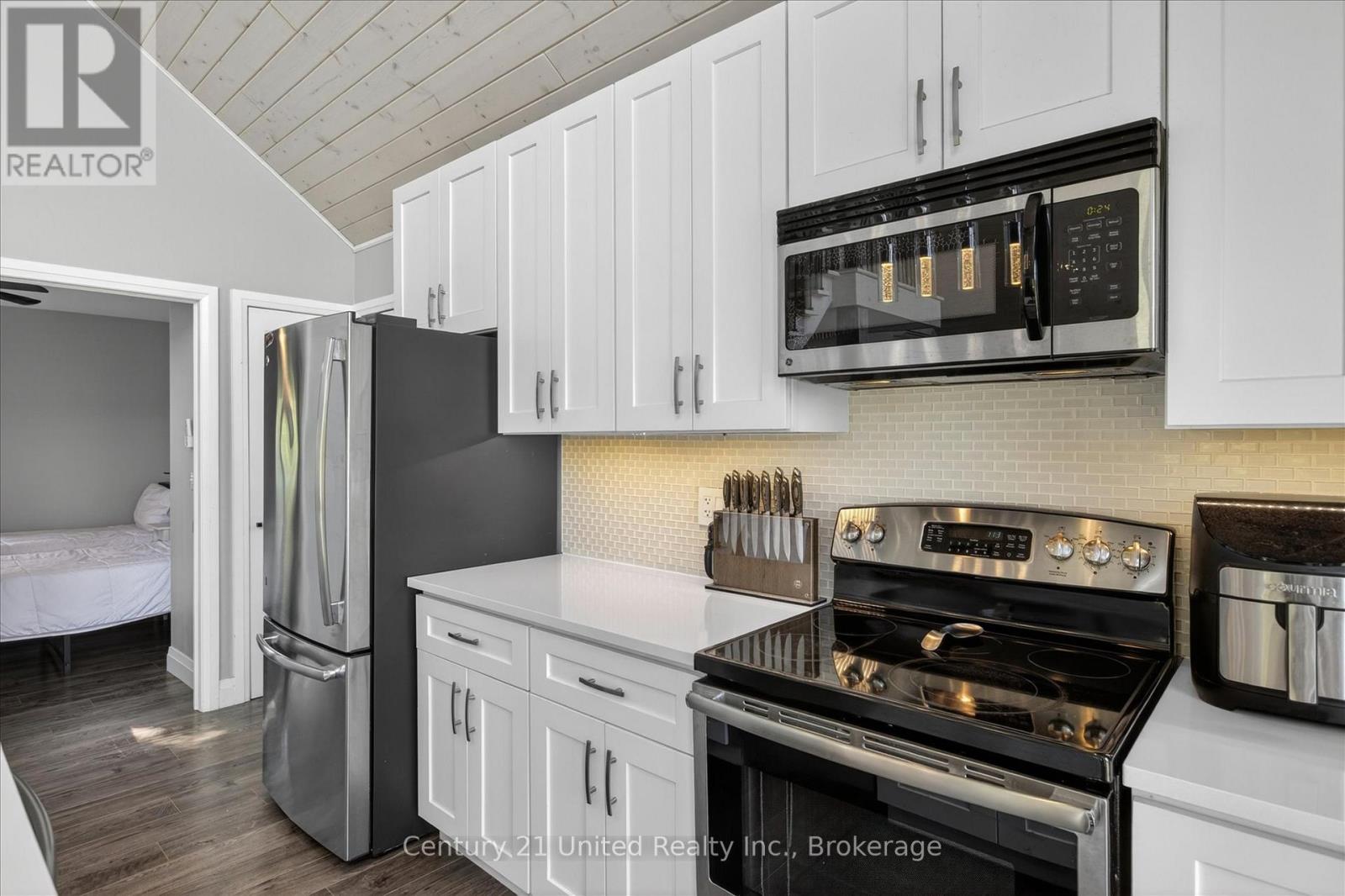 30 JONES ROAD - Image 11