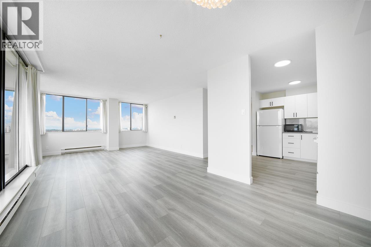 2102 6540 BURLINGTON AVENUE, Burnaby