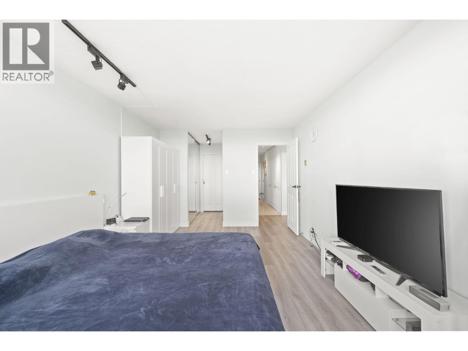 2102 6540 BURLINGTON AVENUE, Burnaby