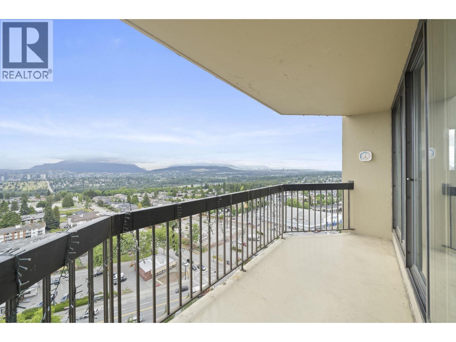 2102 6540 BURLINGTON AVENUE, Burnaby