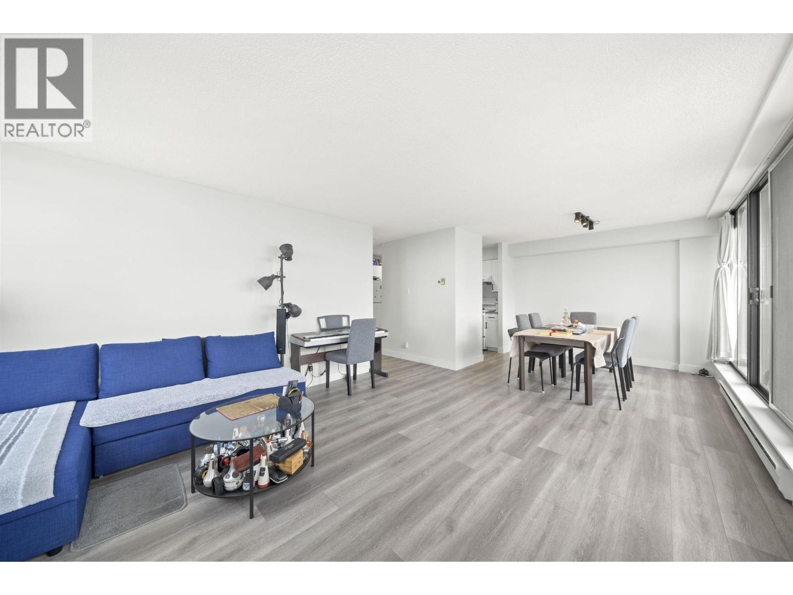 2102 6540 BURLINGTON AVENUE, Burnaby