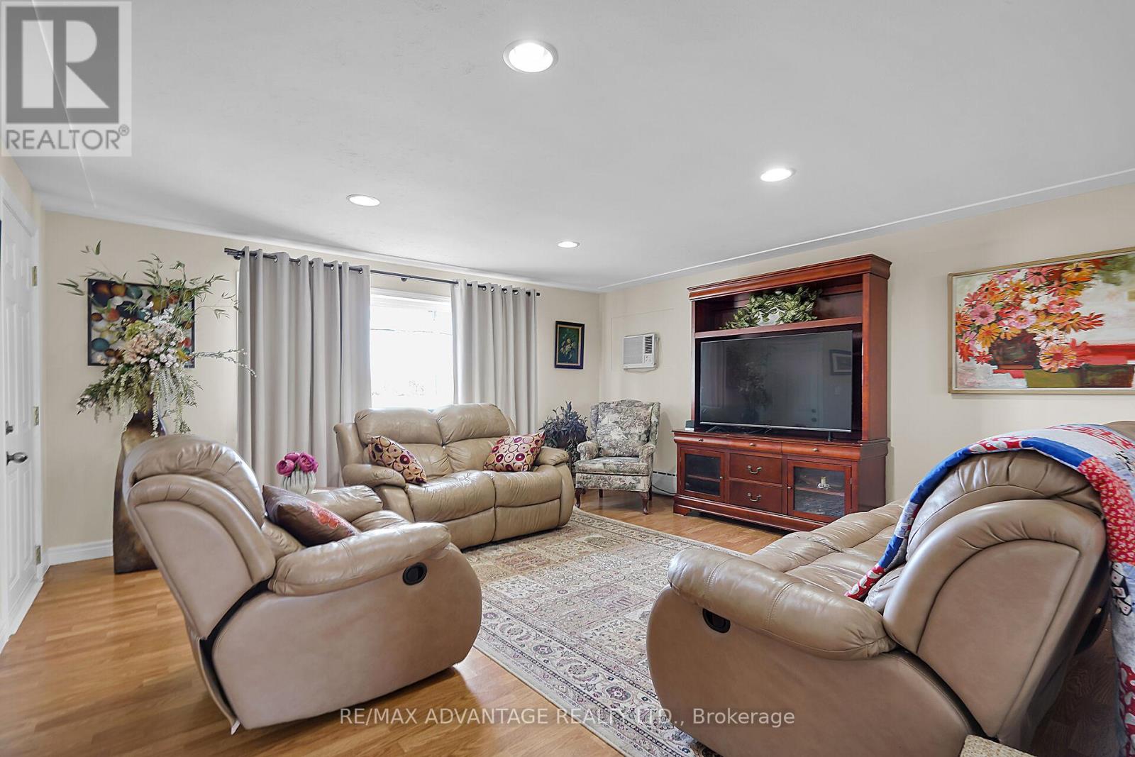 2678 DORCHESTER ROAD - 5