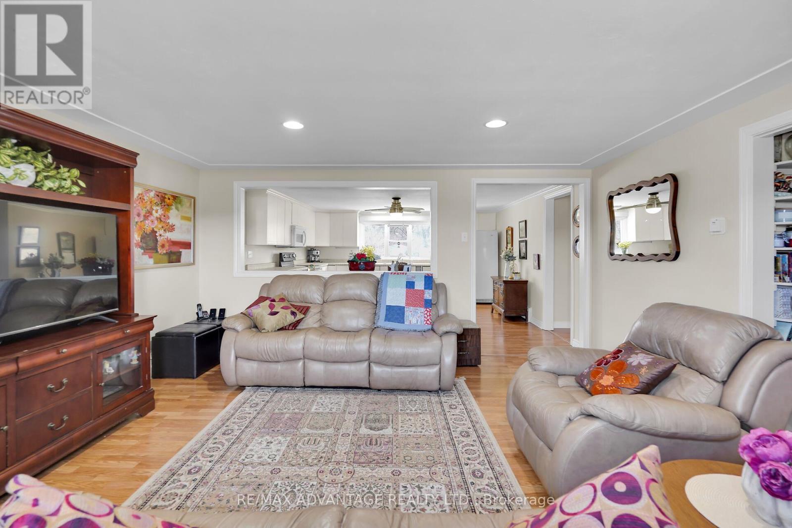 2678 DORCHESTER ROAD - 9