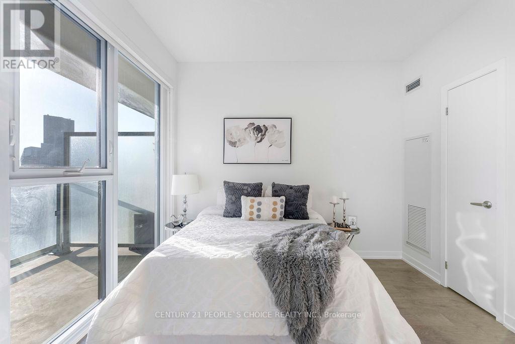 #3406 20 RICHARDSON STREET S - 21