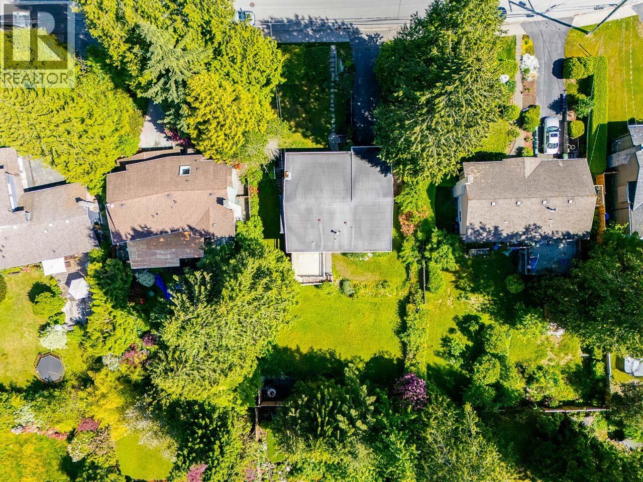 1453 COLEMAN STREET, North Vancouver