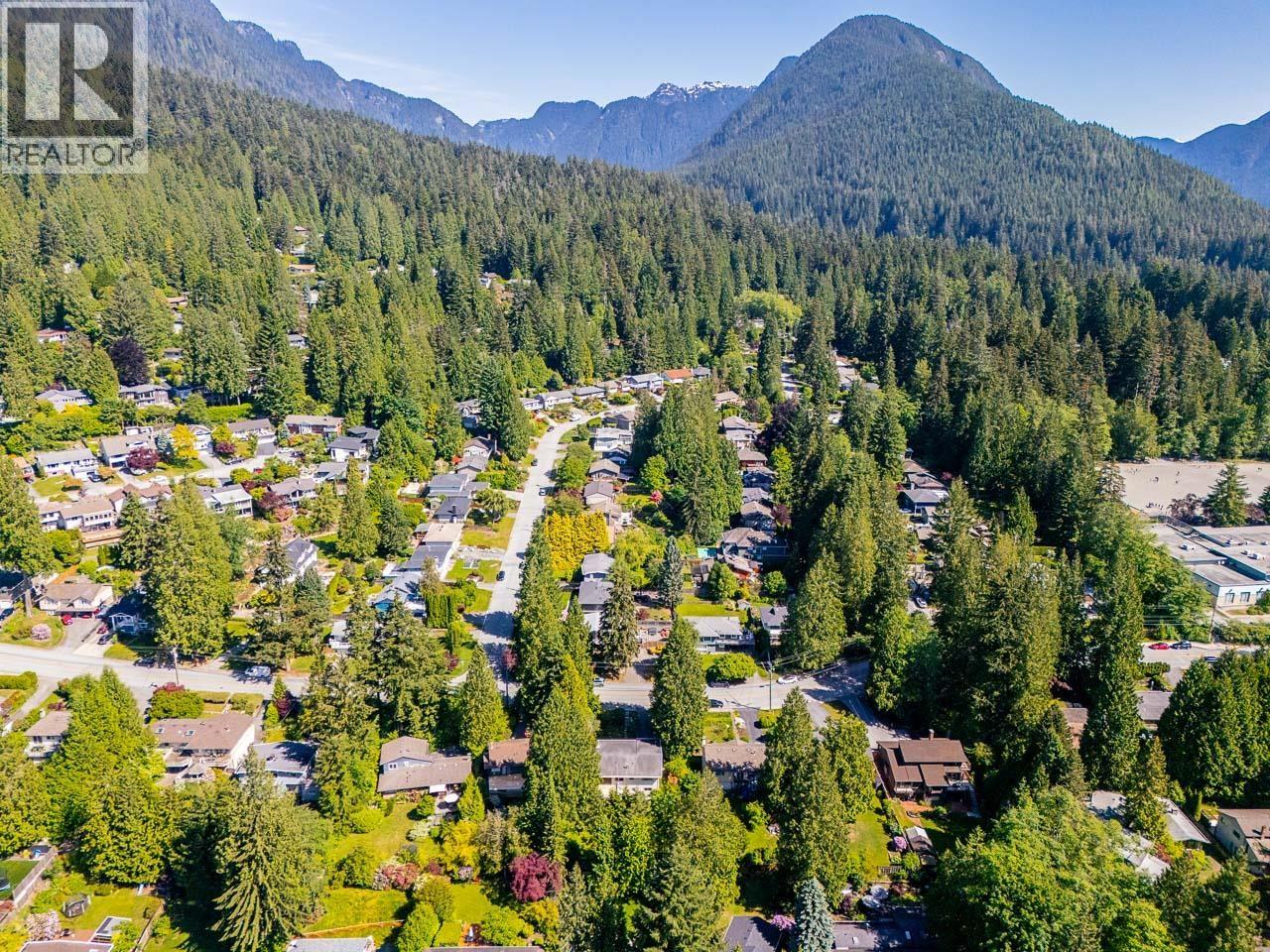 1453 COLEMAN STREET, North Vancouver
