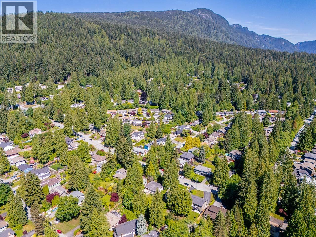 1453 COLEMAN STREET, North Vancouver