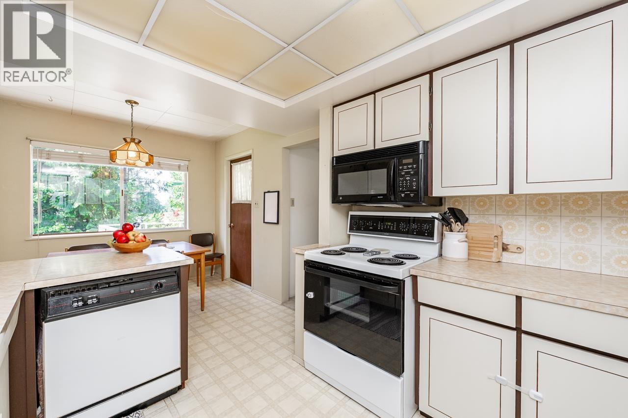 1453 COLEMAN STREET, North Vancouver