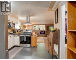 11198 Tuck Road, Powell River, BC  Photo 16