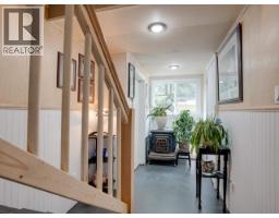 11198 Tuck Road, Powell River, BC  Photo 32