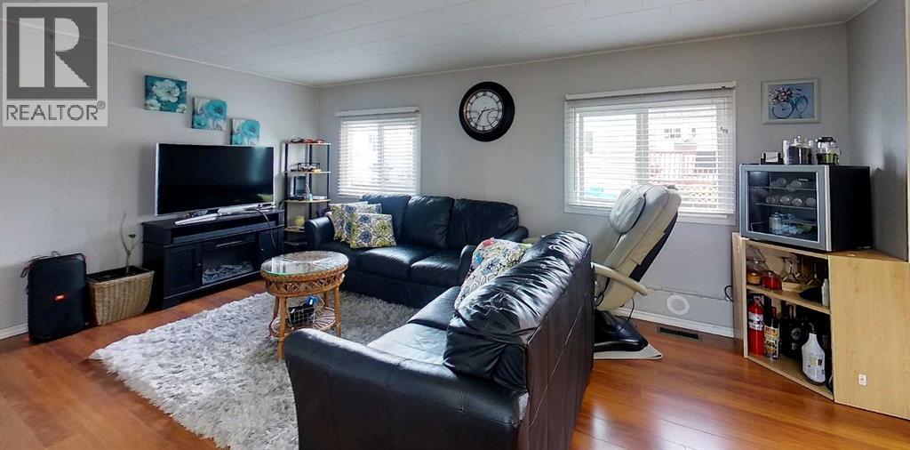 5124 8 Avenue - photo 3