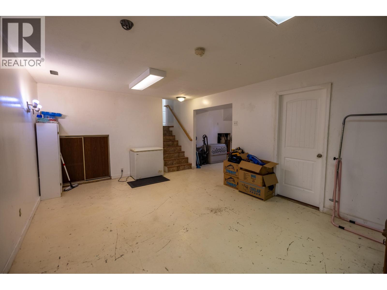 4327 MONTGOMERY CRESCENT - 24