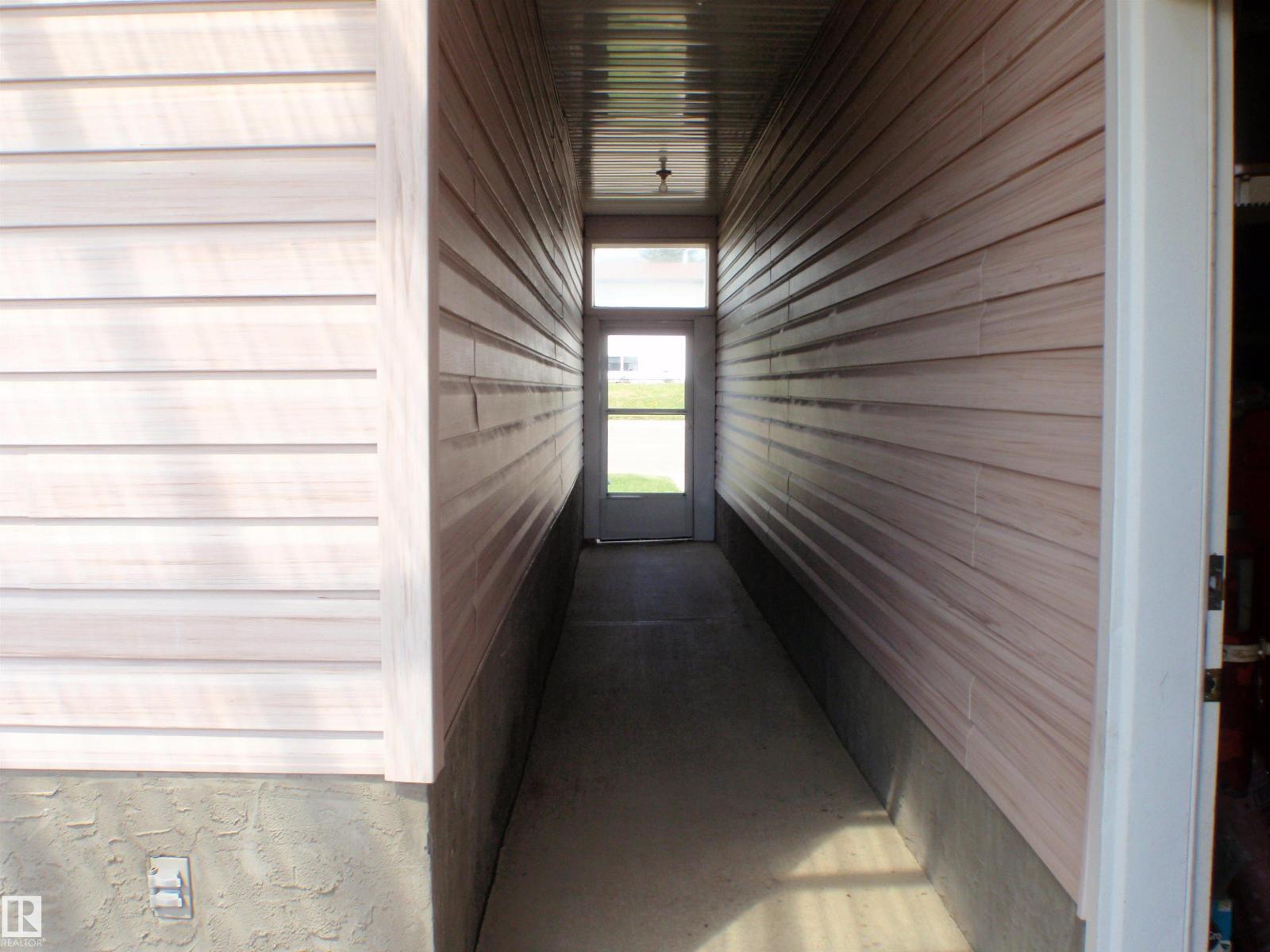 3 Hillside AV — photo 10