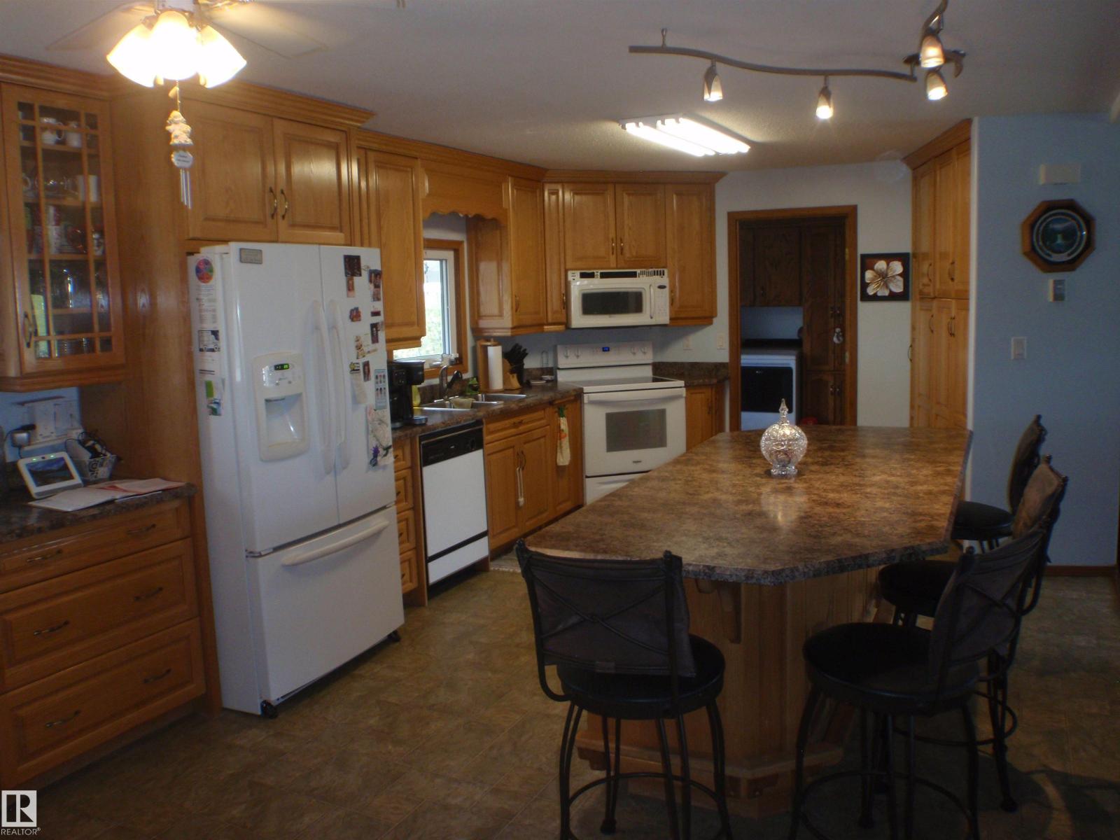 3 Hillside AV — photo 16