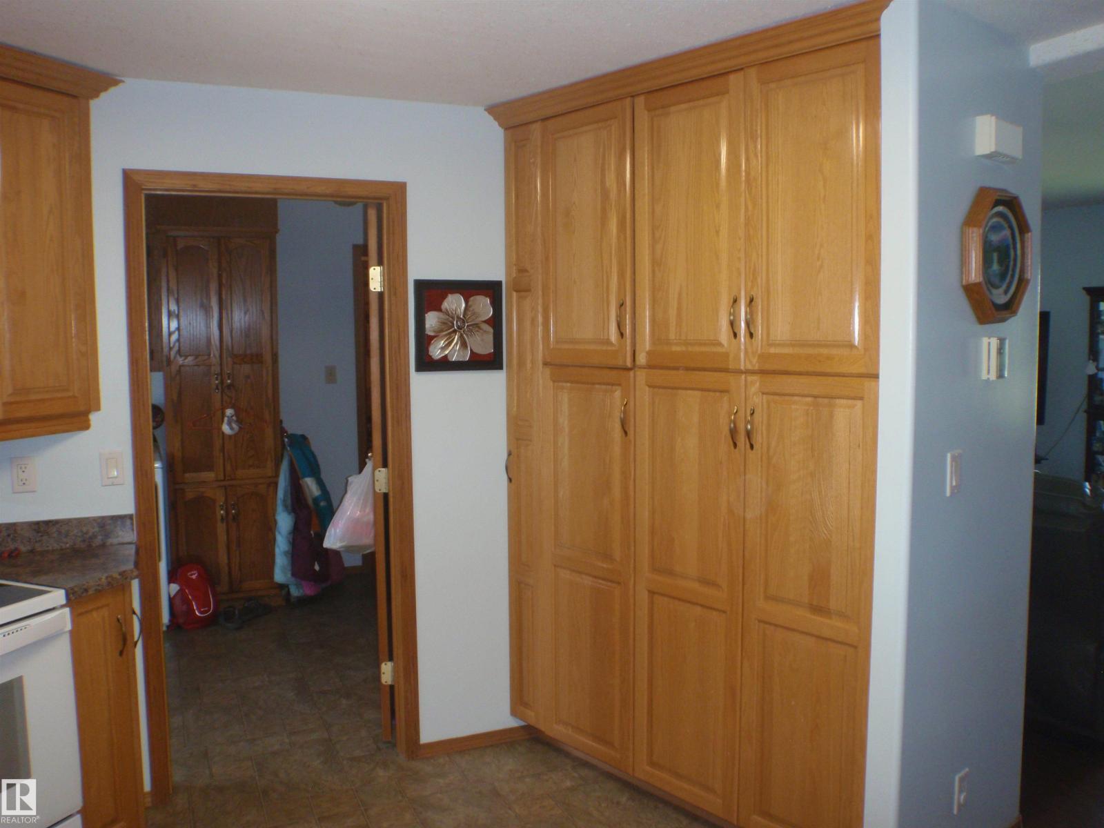 3 Hillside AV — photo 20