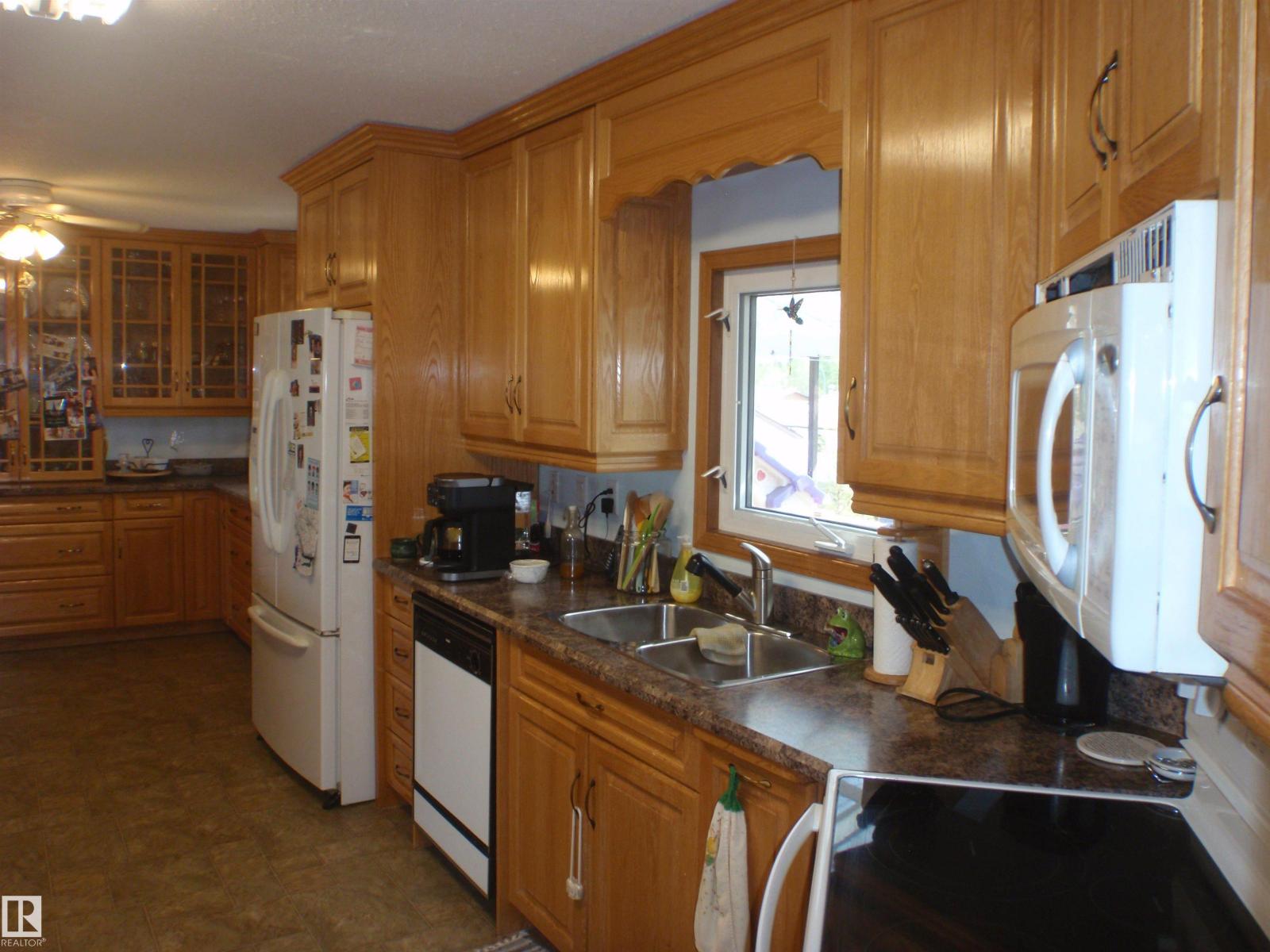 3 Hillside AV — photo 21