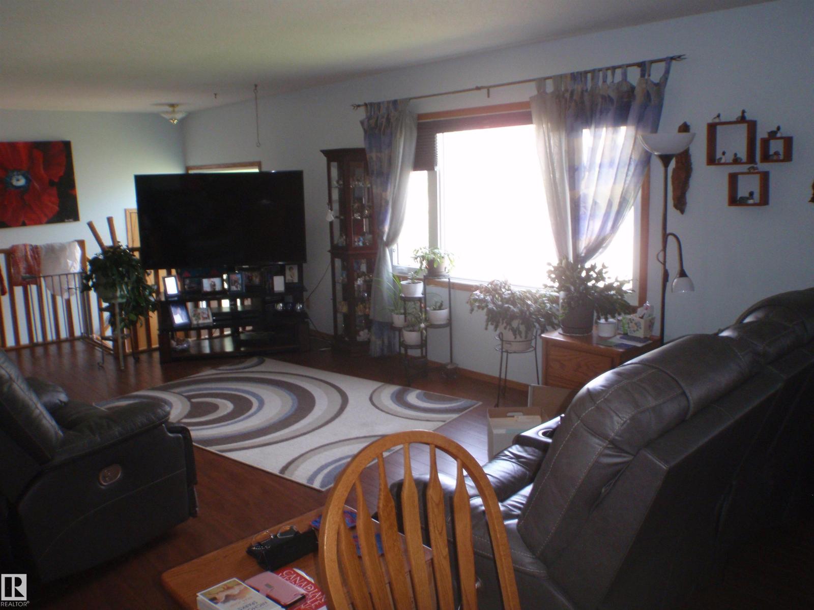 3 Hillside AV — photo 30