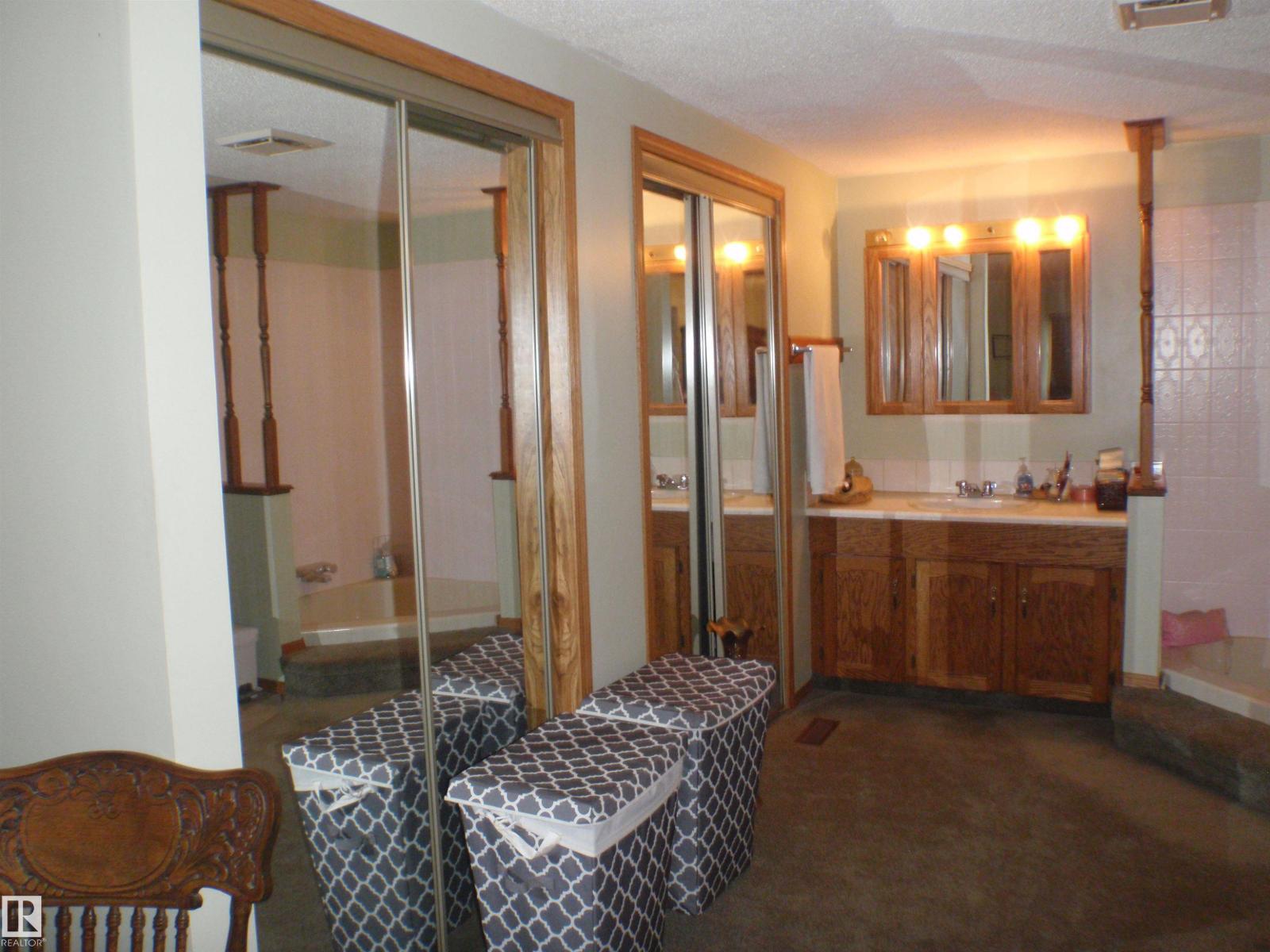 3 Hillside AV — photo 35