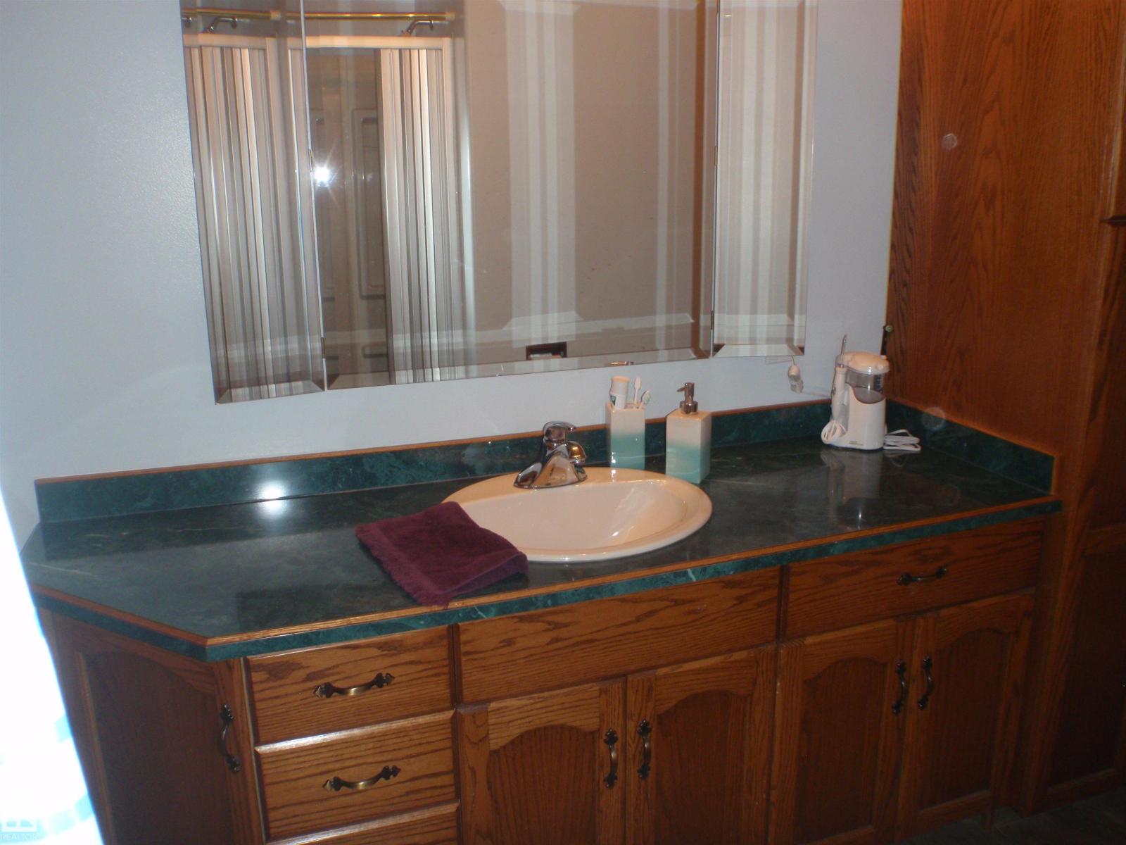 3 Hillside AV — photo 42