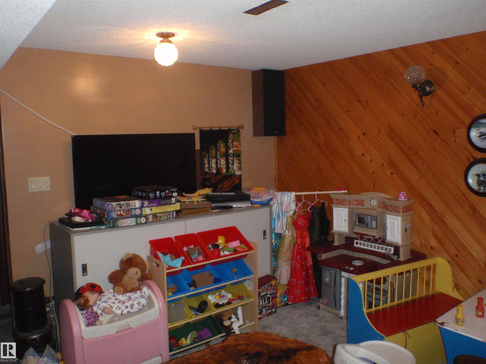3 Hillside AV — photo 54