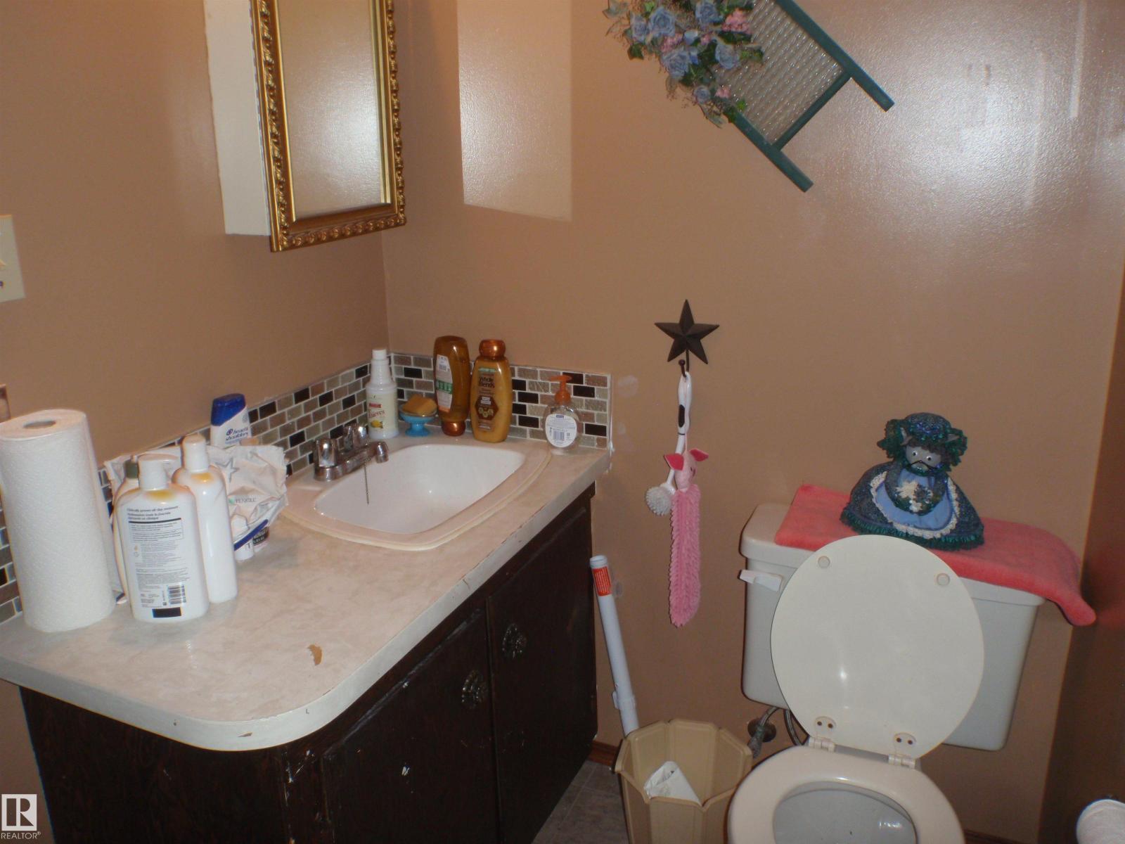 3 Hillside AV — photo 57