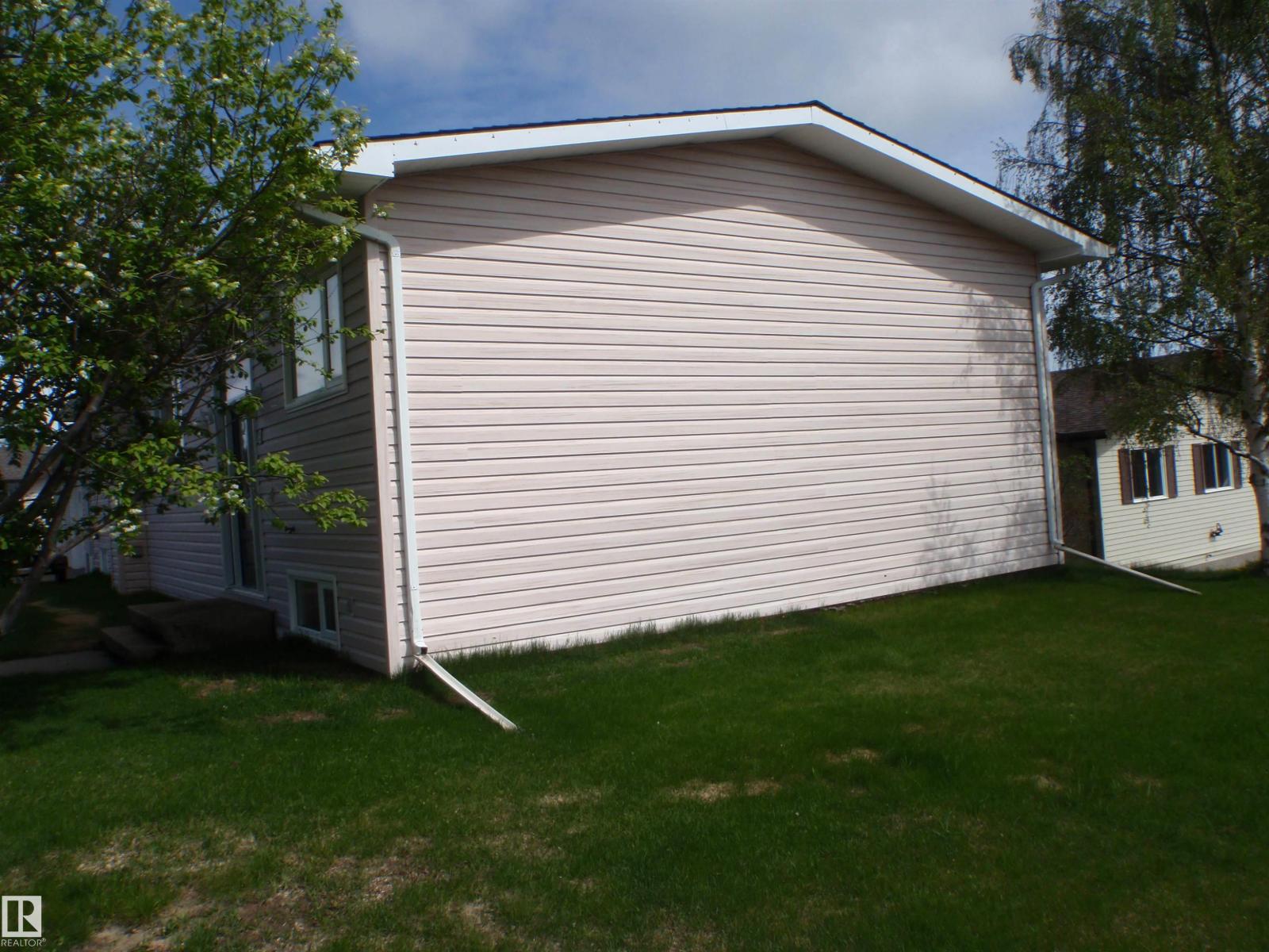 3 Hillside AV — photo 8