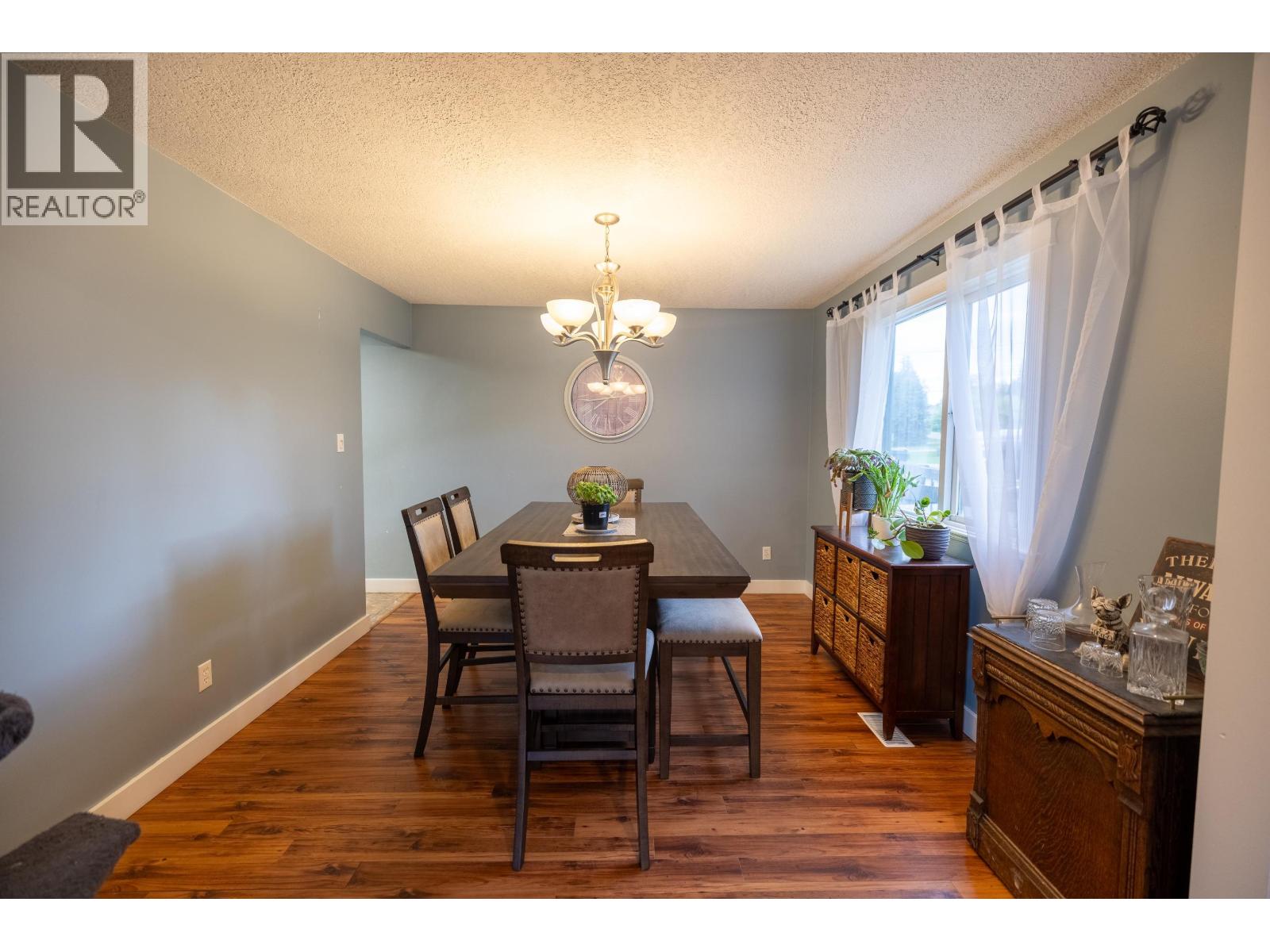 Photo 10 of 33 — 4327 MONTGOMERY CRESCENT · Prince George, BC