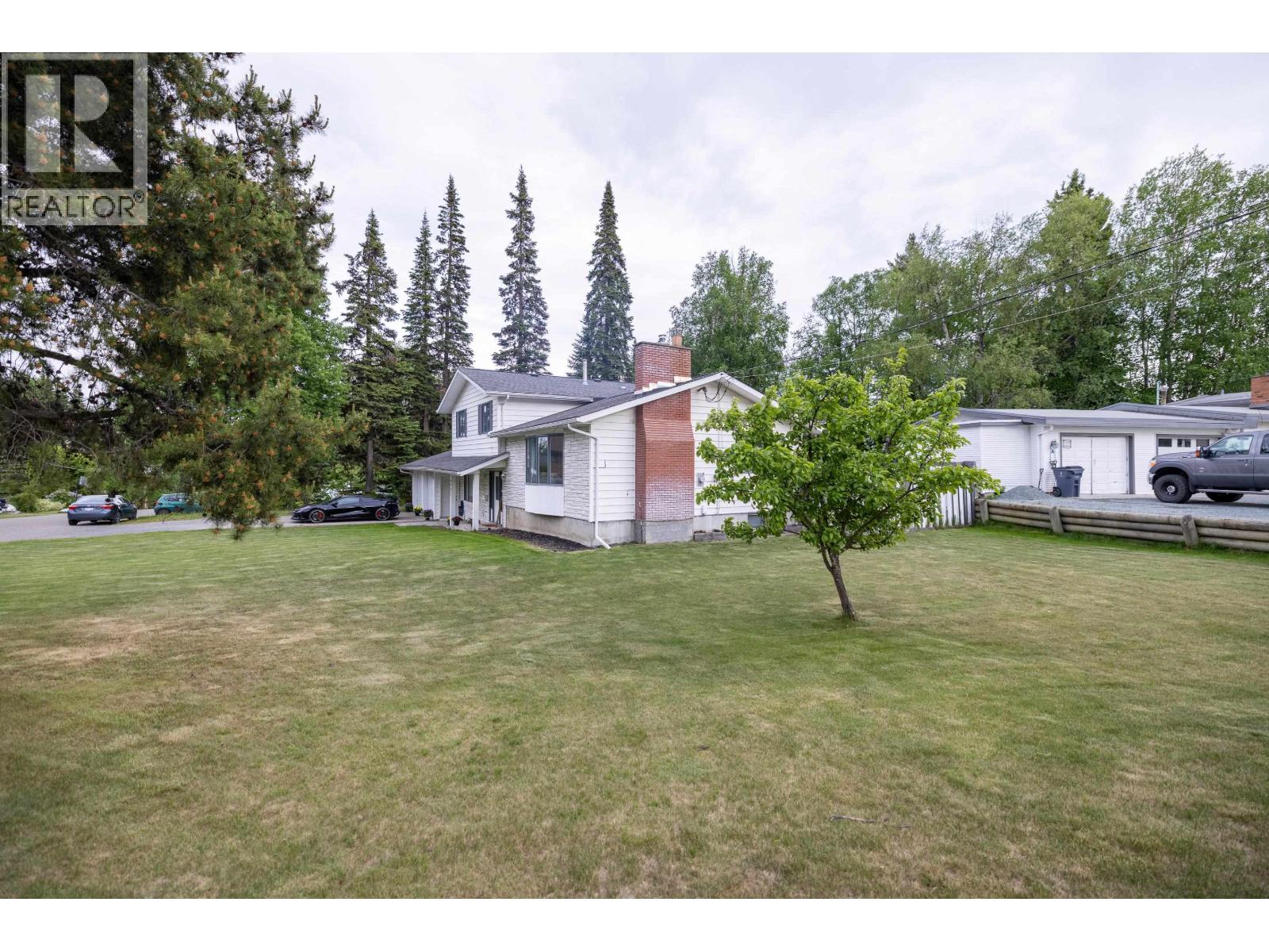 4327 MONTGOMERY CRESCENT - 4