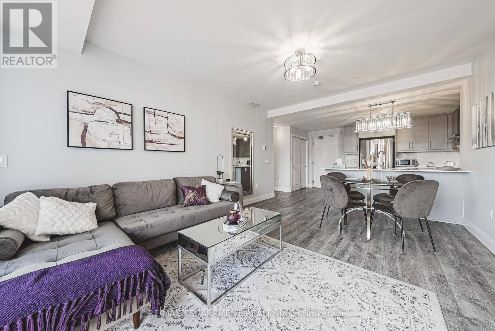 #317 1 REDFERN AVENUE - 7