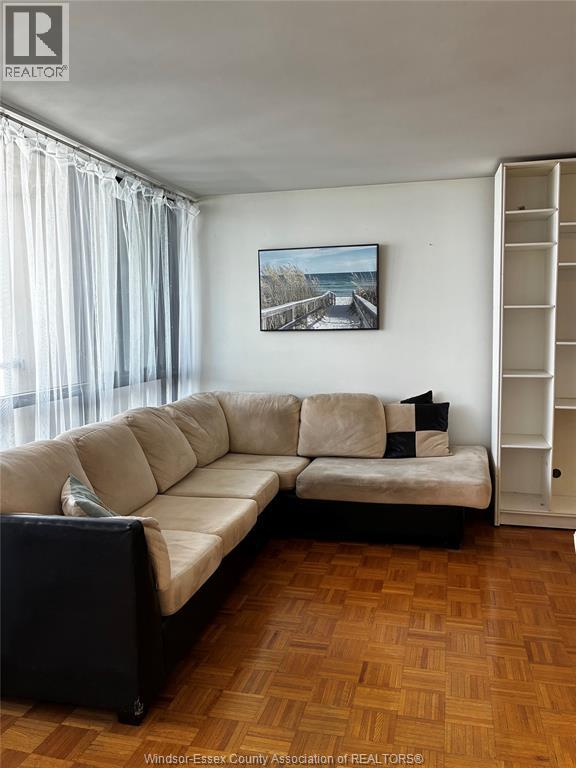 #1412 111 Riverside DRIVE East - 19