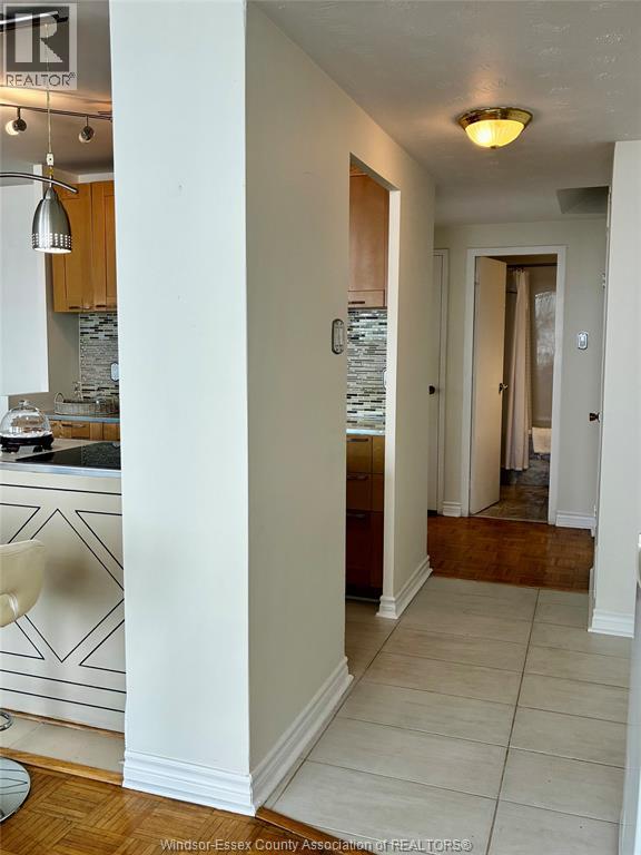 #1412 111 Riverside DRIVE East - 15