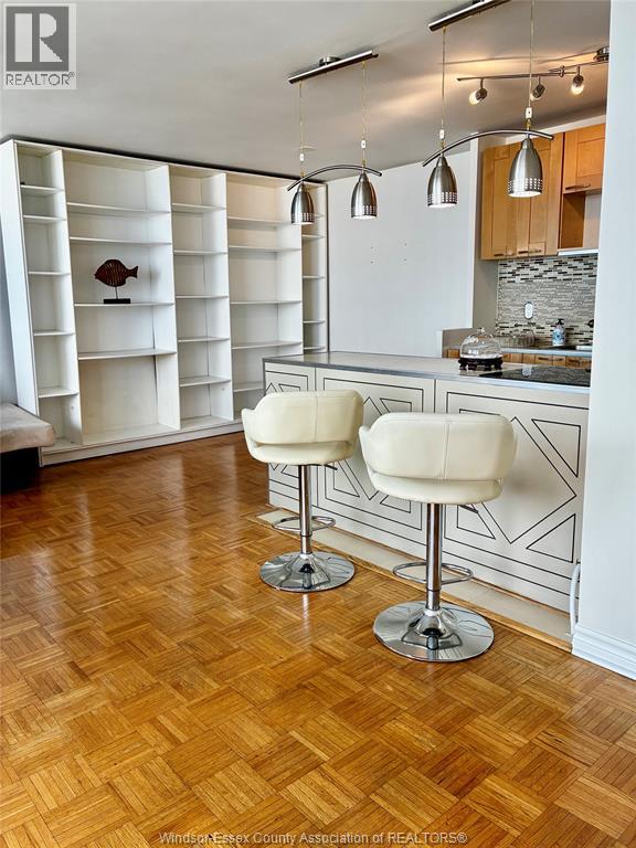 #1412 111 Riverside DRIVE East - 22