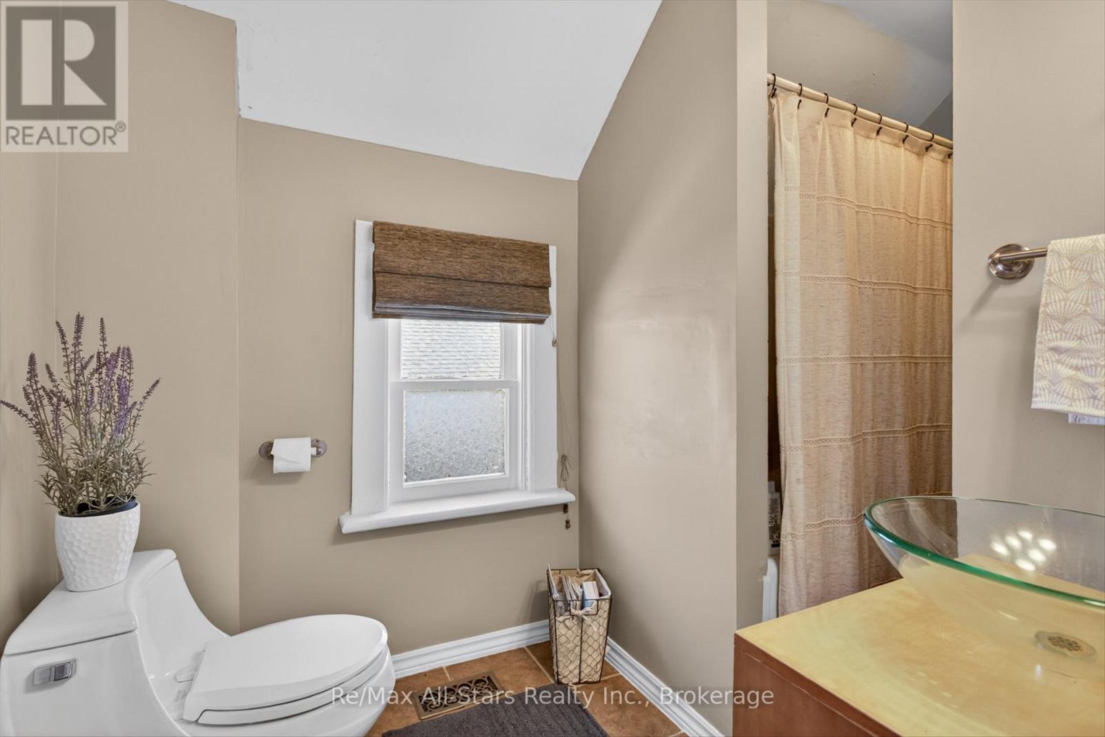 90 GLENELG STREET W - 25