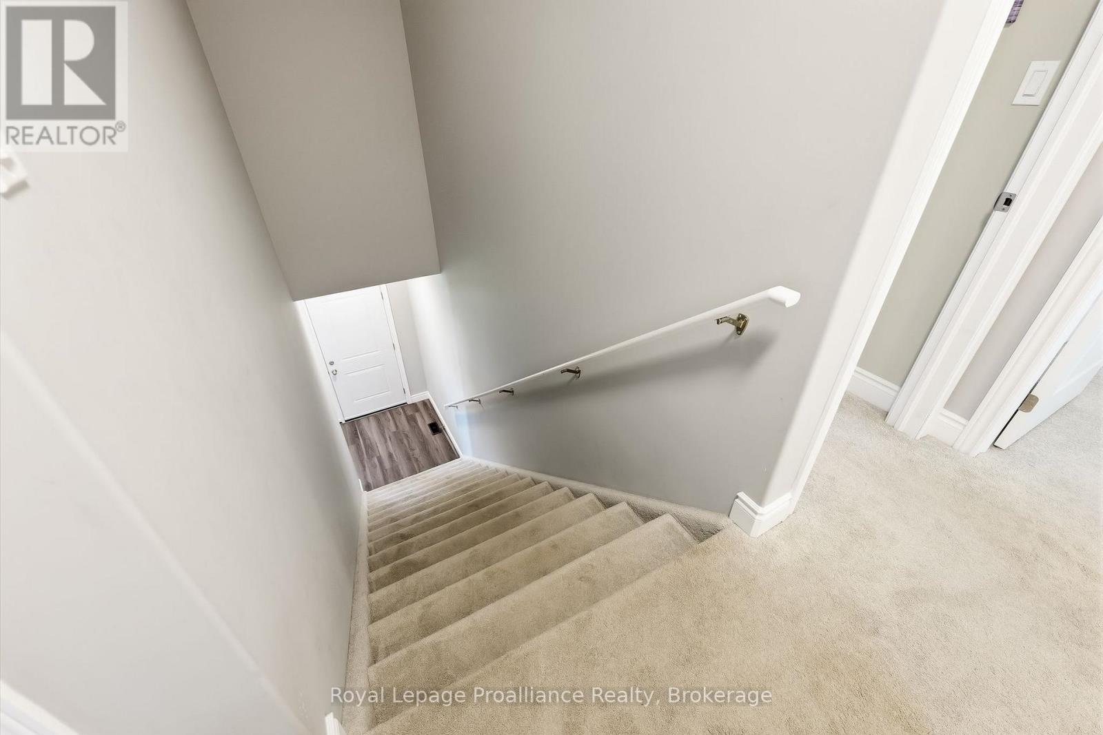 33 RABBIT ROAD - 21