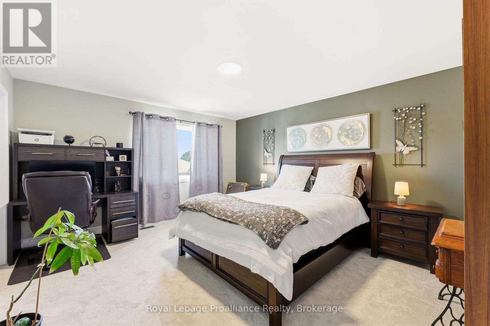 33 RABBIT ROAD - 25