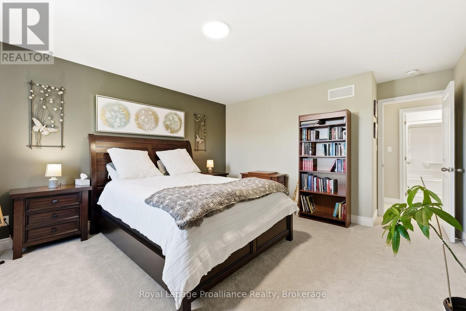 33 RABBIT ROAD - 26