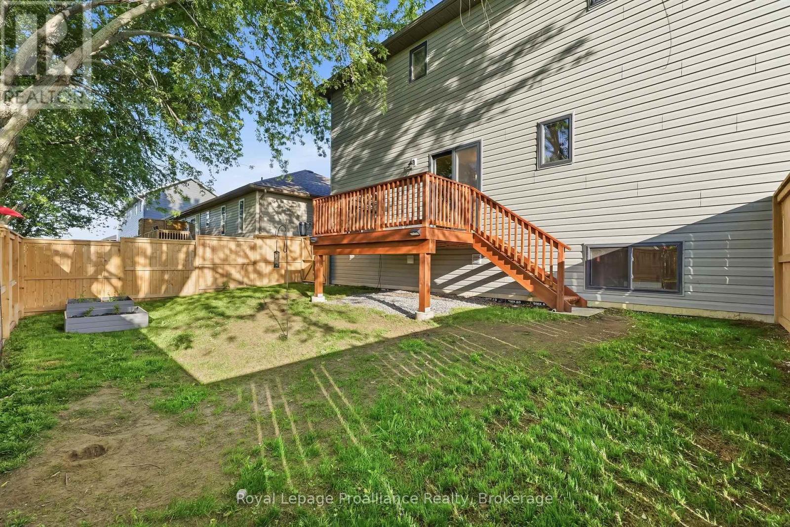 33 RABBIT ROAD - 32